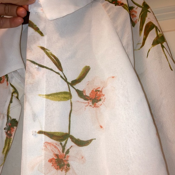 Wilfrid Aritzia chiffon floral button down - Picture 3 of 3